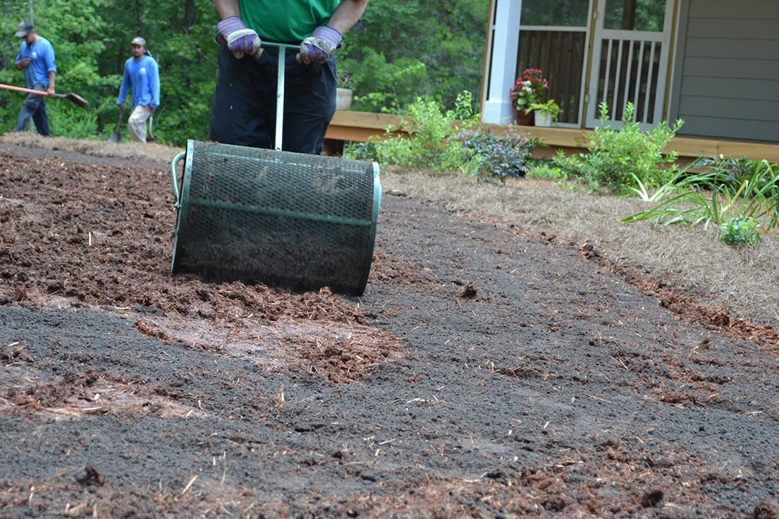 Soil3 vs. Wheat Straw When Seeding New Lawns