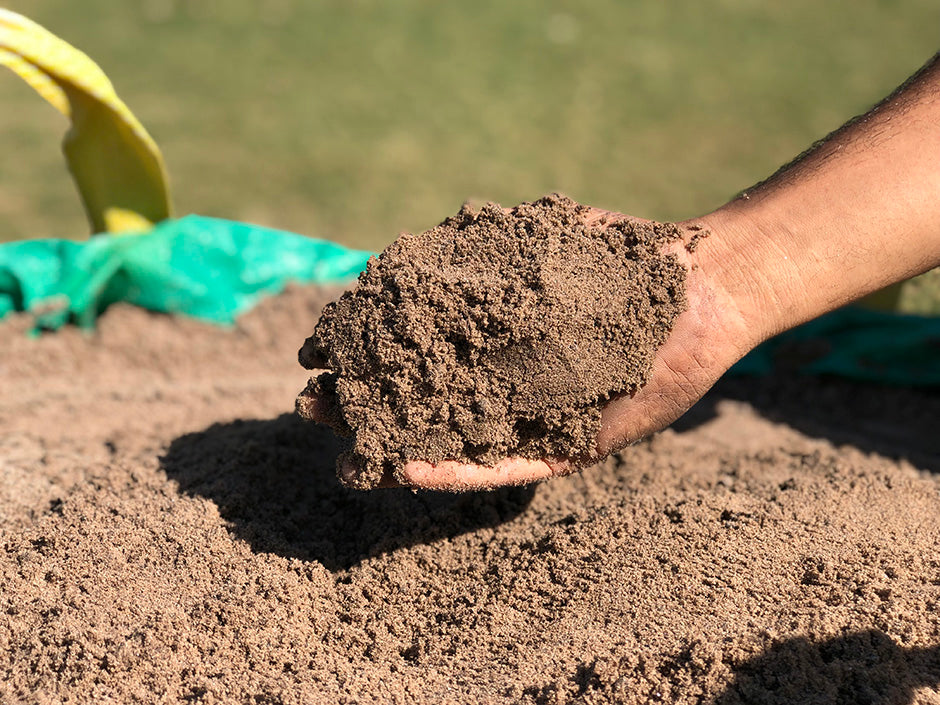 level mix has compost to add nutrition when topdressing lawns